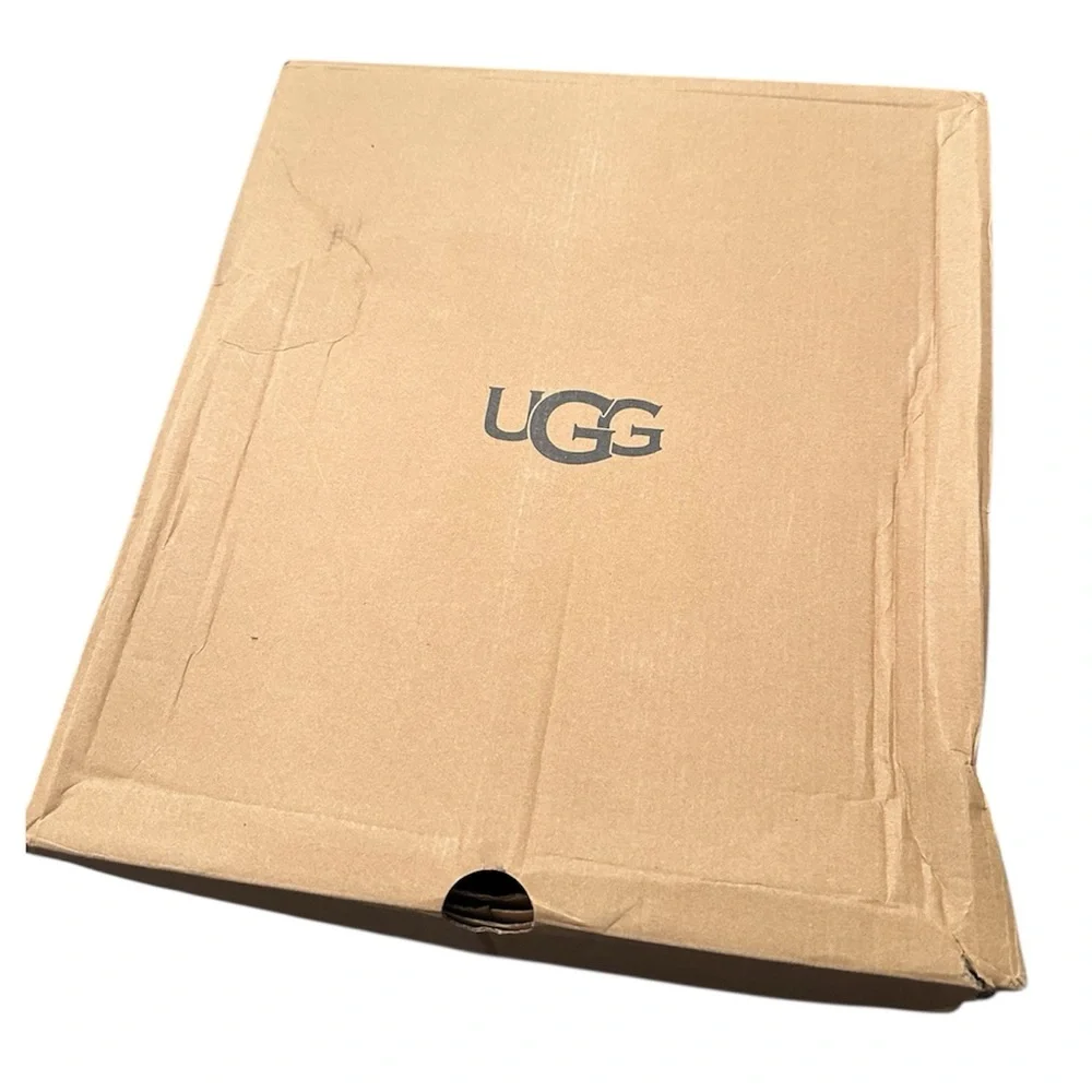NIB UGG Classic New Heights boot - Picture 4 of 6